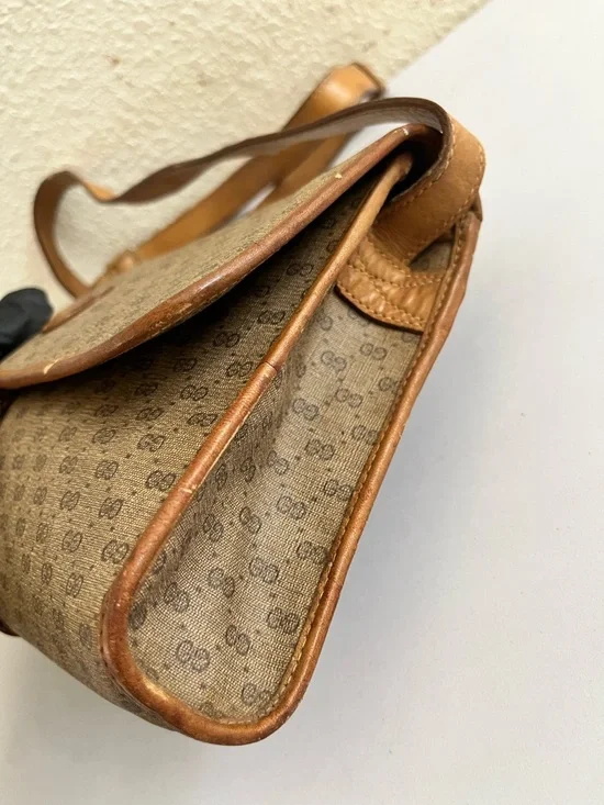 Gucci Brown Monogram vintage Crossbody Bag in Tan Leather Trim - Picture 12 of 14